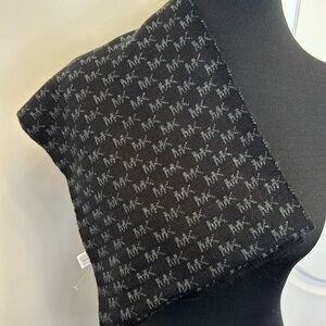 Michael Kors Jacquard Knit Logo MK Muffler Scarf Black Grey Gray NEW